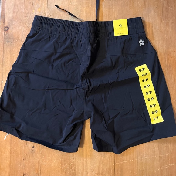 Women’s golf apparel bundle - Picture 3 of 16